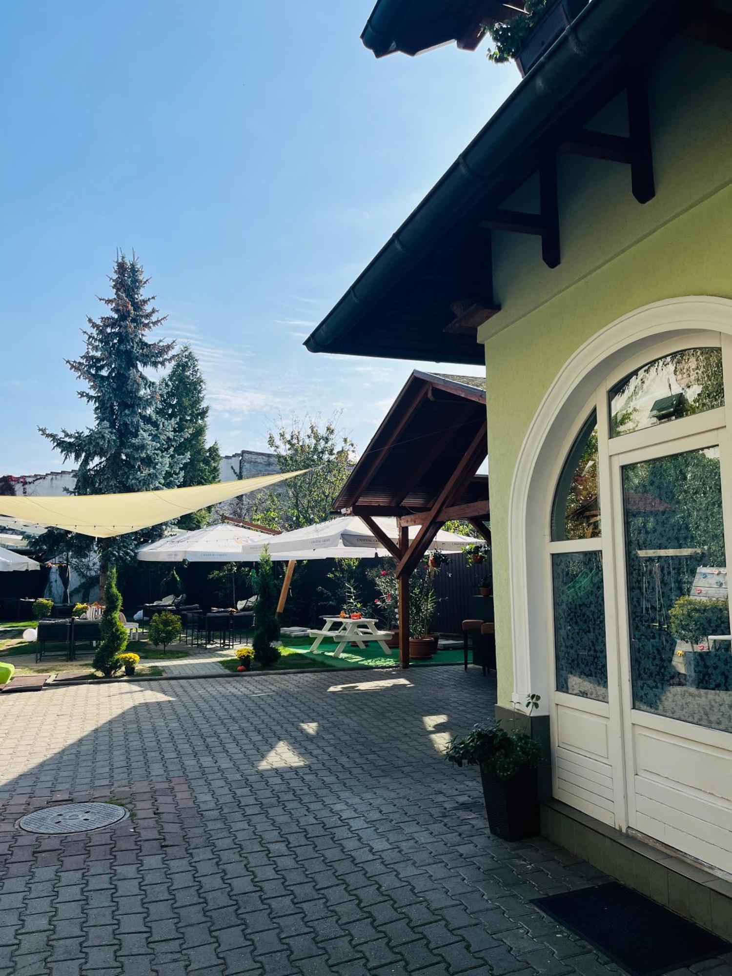 Pensiunea Curtea Bavareza Targu Mures Exterior foto